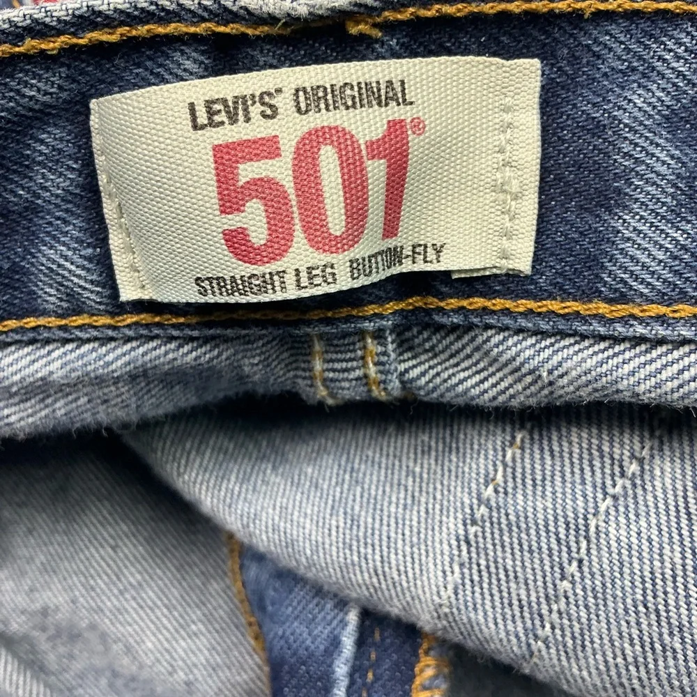 Y2K Levi’s 501 XX button fly straight leg dark/medium wash jeans 34 x 29